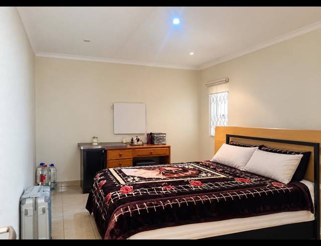 2 BEDROOM PROPERTY TO RENT IN DE WETSHOF